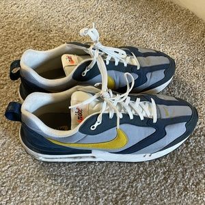 Size 10.5 Nike Air Sneakers